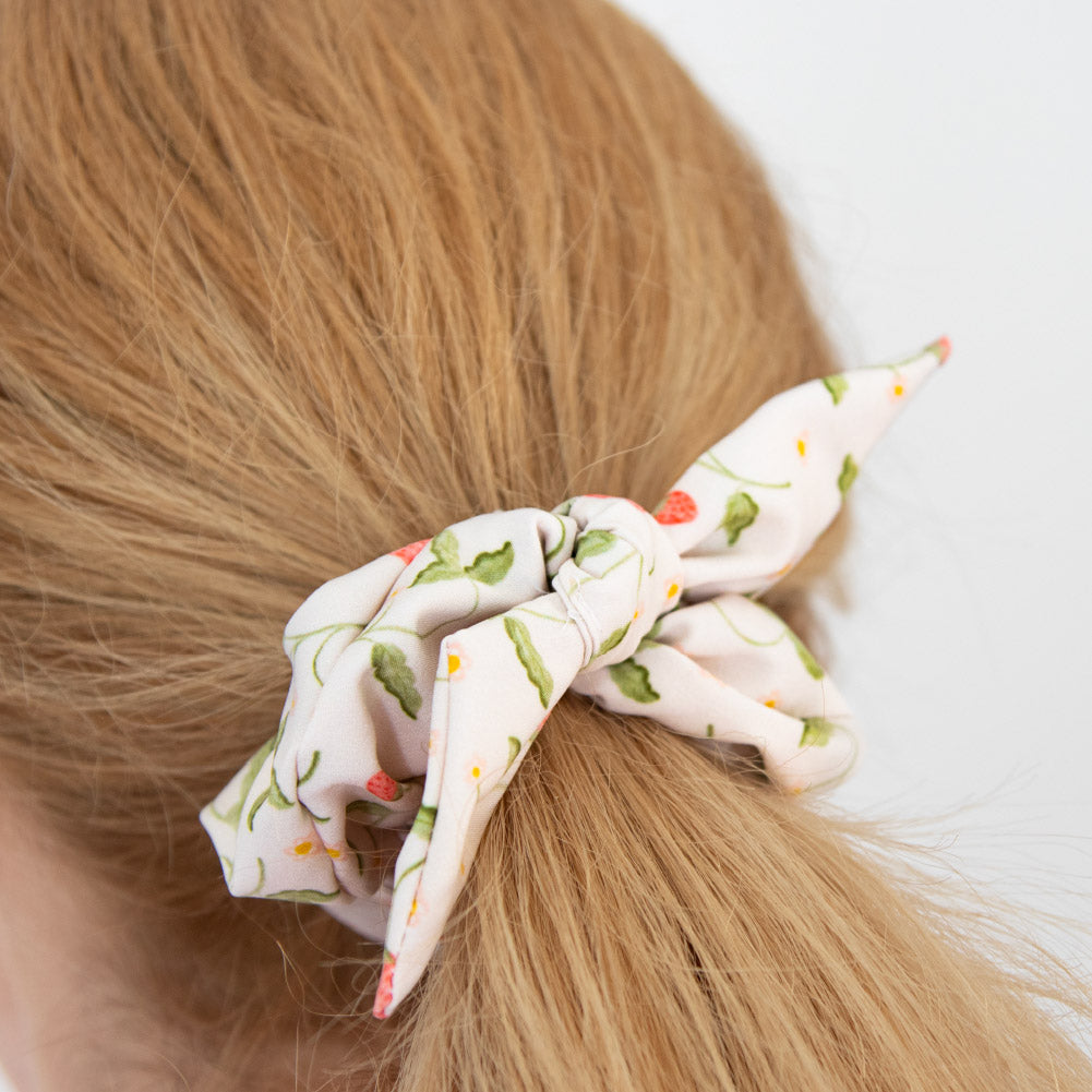 Scrunchie • Strawberry Patch